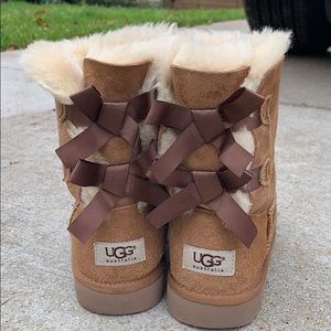 Kids light brown Ugg boots(PERFECT CONDITION!) :)